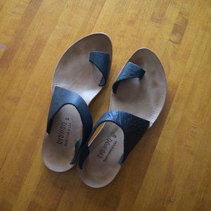 Cydwoq Hillary Sandals